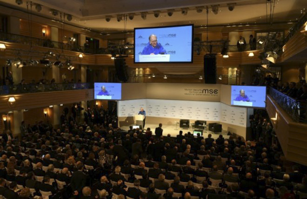 Chủ tịch MSC Wolfgang Ischinger phát biểu tại Hội nghị An ninh Munich ngày 15-2. Ảnh: AFP