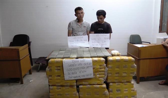 Hai đối tượng cùng tang vật