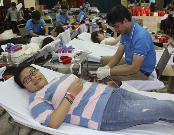 ĐVTN TP.Vũng Tàu tham gia hiến máu tình nguyện sáng 21-3.