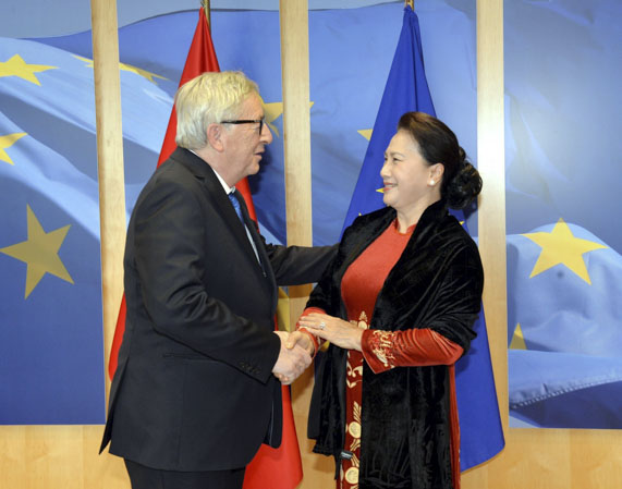 Chủ tịch Quốc hội Nguyễn Thị Kim Ngân hội kiến Chủ tịch Ủy ban châu Âu Jean-Claude Juncker.