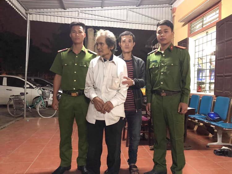 Nhờ có Tổ Công an phụ trách xã Hưng Lộc, cụ ông bị lạc đã tìm được người thân