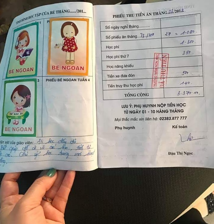 Sổ liên lạc của bé Th, có đóng dấu đã thu tiền 