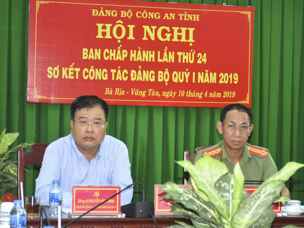 Đồng chí Nguyễn Văn Trình, Phó Bí thư Tỉnh ủy, Chủ tịch UBND tỉnh dự hội nghị.