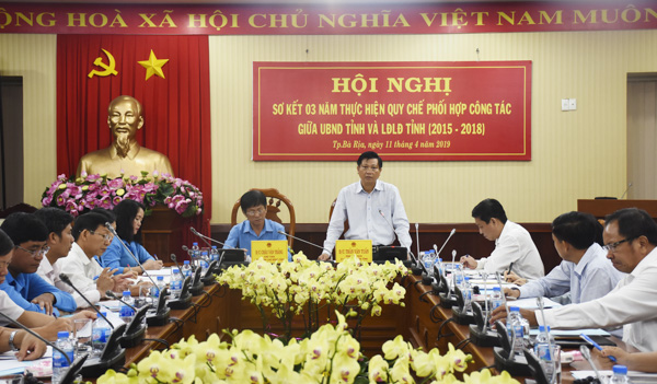 Đồng chí Trần Văn Tuấn, Phó Chủ tịch UBND tỉnh phát biểu kết luận tại hội nghị.
