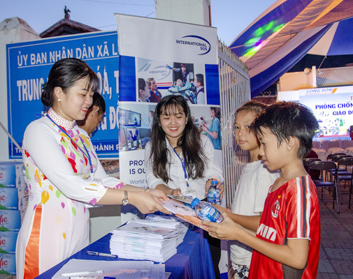 Chương trình thu hút sự tham gia của nhiều em thiếu nhi xã Long Sơn.