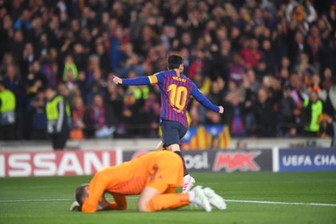 Sai lầm của David De Gea đã khiến MU nhận bàn thua thứ 2. (Ảnh: Getty)