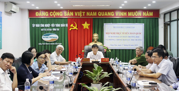 Ông Trần Văn Tuấn, Phó Chủ tịch UBND tỉnh chủ trì tại điểm cầu tỉnh BR-VT.