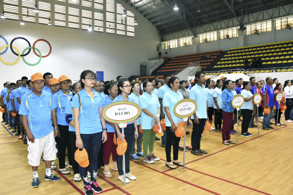 Hơn 300 VĐV tham dự hội thao.