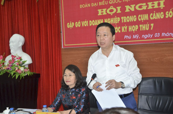 Đồng chí Trần Hồng Hà, Bộ trưởng Bộ TN&MT báo cáo tình hình kinh tế-xã hội đất nước những tháng đầu năm 2019.  
