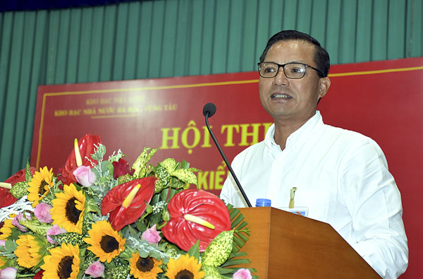 Ông Trần Xuân Khánh, Giám đốc Kho bạc Nhà nước tỉnh phát biểu khai mạc hội thi.