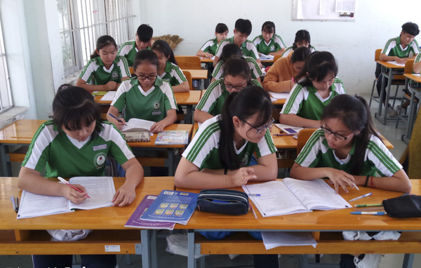 Học sinh lớp 12 Trường THPT Trần Văn Quan (huyện Long Điền) tích cực ôn tập chuẩn bị cho kỳ thi THPT quốc gia 2019.