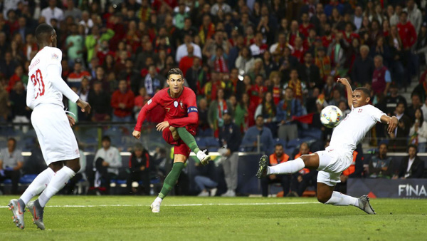 Ronaldo lập hat-trick giúp Bồ Đào Nha đánh bại Thụy Sĩ. (Ảnh: The18)