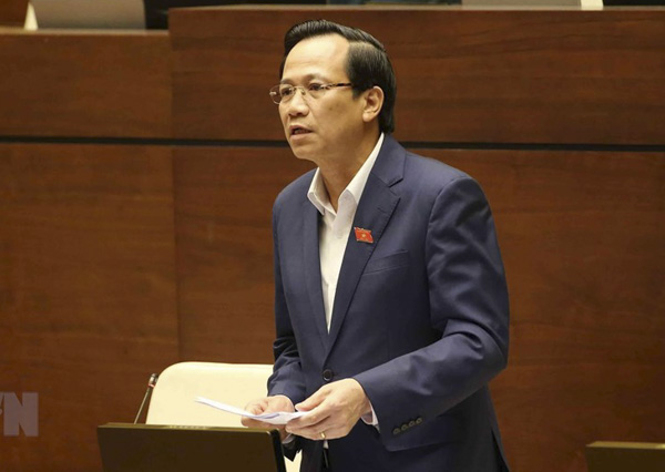 Bộ trưởng Bộ Lao động - Thương binh và Xã hội Đào Ngọc Dung giải trình làm rõ ý kiến của Đại biểu Quốc hội.