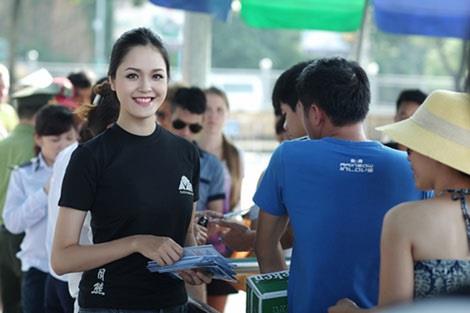 Các chuyên gia lo ngại ngày càng phổ biến tình trạng các bạn trẻ ngại dấn thân, bỏ qua những cơ hội có việc làm ổn định, an phận với các công việc như: đi phát tờ rơi, sắm xe bán cà phê, chạy Grab để mưu sinh.