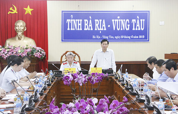 Ông Trần Văn Tuấn, Phó Chủ tịch UBND tỉnh phát biểu tại buổi công bố quyết định thanh tra. 