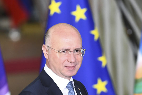 Ông Pavel Filip, khi giữ chức Thủ tướng Moldova, tới dự cuộc họp ở Brussels, Bỉ, ngày 24/11/2017. (Nguồn AFP)