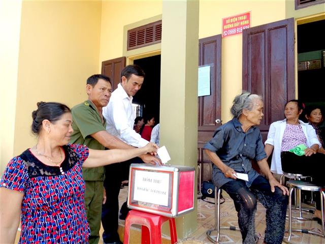 Người dân bỏ phiếu kín, tố giác tội phạm đảm bảo  an ninh trật tự