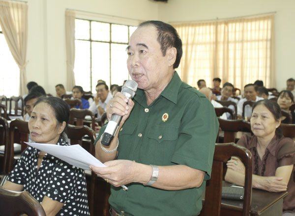Cử tri Phạm Hồng Phú (phường Nguyễn An Ninh, TP.Vũng Tàu) phát biểu về việc các dự án chậm triển khai.