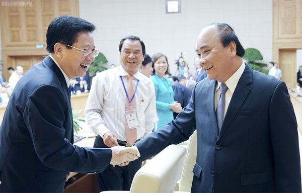  Thủ tướng Nguyễn Xuân Phúc gặp gỡ các đại biểu tại buổi gặp mặt.