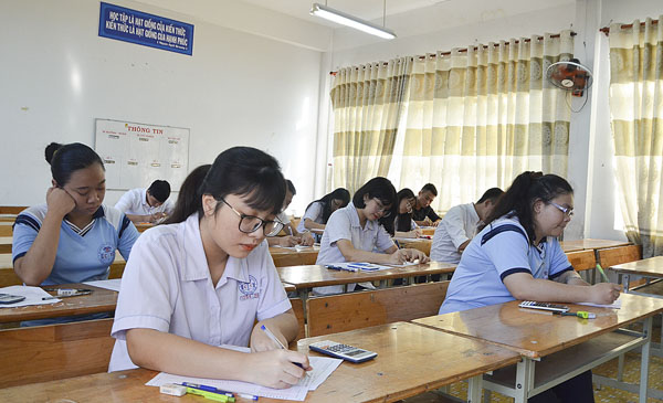 Điểm thi Trường THPT Châu Thành, TP.Bà Rịa có hơn 200 TS dự thi bài tổ hợp Khoa học Xã hội. Ảnh: MINH THANH