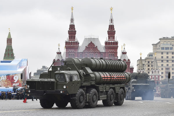Hệ thống phòng thủ tên lửa S-400 tại lễ diễu binh kỷ niệm Ngày Chiến thắng trên Quảng trường Đỏ thủ đô Moskva, Nga tháng 5/2017.