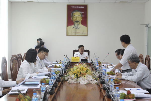 Ông Nguyễn Văn Trình, Chủ tịch UBND tỉnh chủ trì cuộc họp bàn về chủ trương xây dựng Khu Khoa học và Công nghệ biển tỉnh BR-VT.