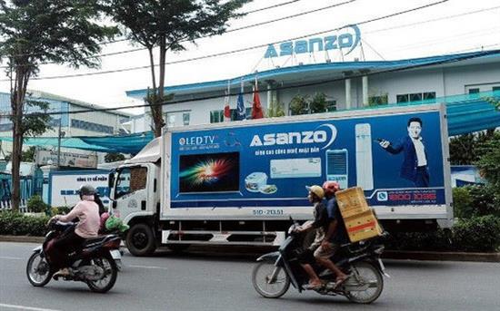 Asanzo còn dính “nghi án” nhập linh kiện từ Trung Quốc, xé nhãn mác, gắn xuất xứ Việt Nam để lừa người tiêu dùng.