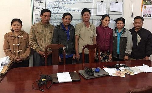 Nhóm đối tượng cùng tang vật tại cơ quan công an