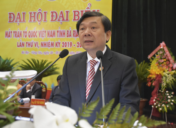 : Ông Nguyễn Hữu Dũng, Phó Chủ tịch Ủy ban Trung ương MTTQVN phát biểu chỉ đạo tại Đại hội.