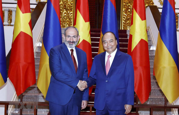 Thủ tướng Nguyễn Xuân Phúc và Thủ tướng Cộng hòa Armenia Nikol Pashinyan (Ảnh Thống Nhất)