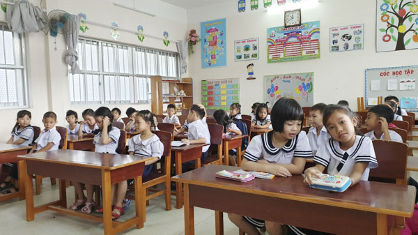 HS Trường TH Cao Văn Ngọc (huyện Côn Đảo) trong buổi tựu trường. Ảnh: THÁI THỦY
