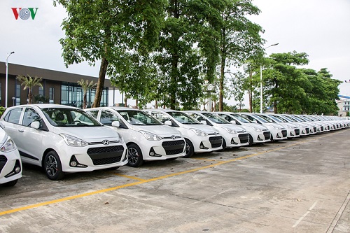 Tính đến hết tháng 7/2019, doanh số bán hàng của xe lắp ráp trong nước giảm 14% trong khi xe nhập khẩu tăng 207% so với cùng kì năm ngoái.