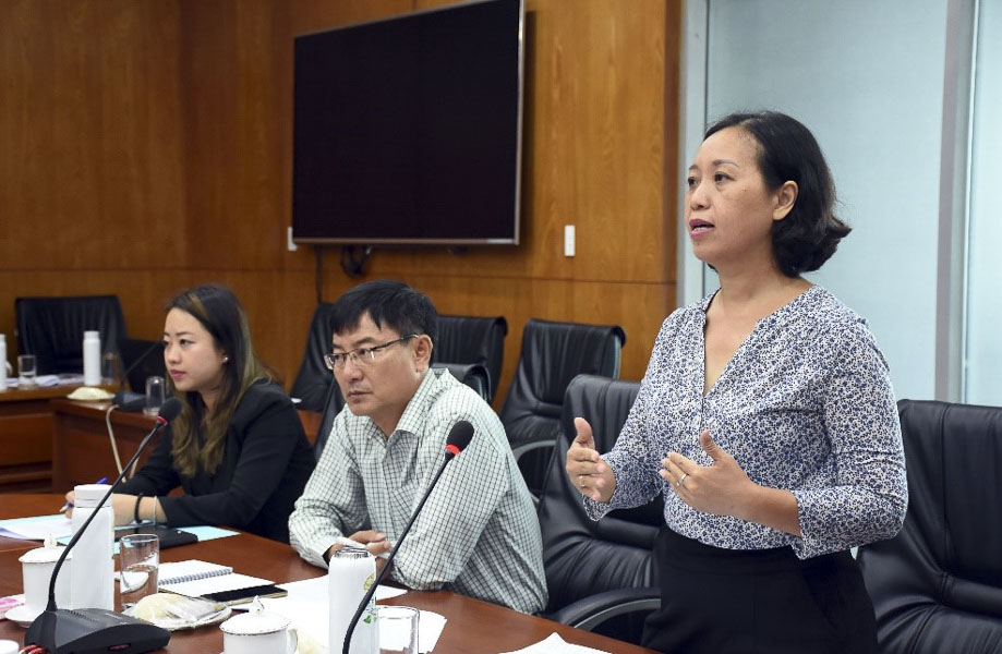 Bà Đinh Ngọc Diệp, Hiệu trưởng trường Cao đẳng Du lịch tỉnh phát biểu về công tác đào tạo nguồn nhân lực du lịch trên địa bàn tỉnh.