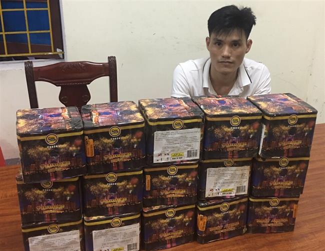 Đối tượng Hoàng Hải Cương và số pháo bị thu giữ