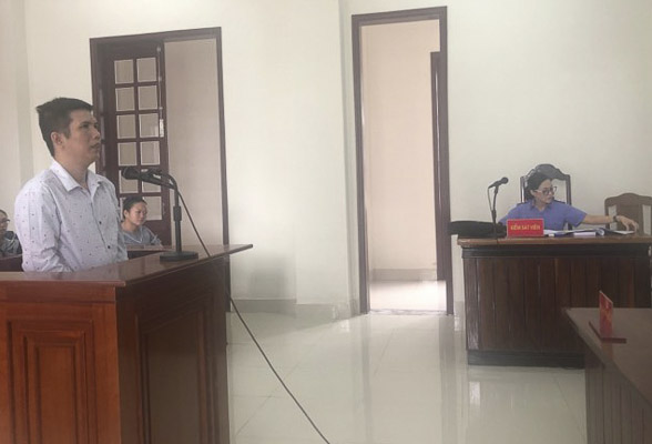 Tại phiên tòa ngày 18/9, bị cáo Văn Phương Vương bị TAND TP.Vũng Tàu tuyên phạt 2 năm tù về tội dâm ô với người dưới 16 tuổi.