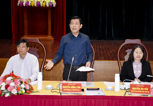 Ông Nguyễn Hồng Lĩnh, Ủy viên Trung ương Đảng, Bí thư Tỉnh ủy, Chủ tịch HĐND tỉnh phát biểu kết luận tại hội nghị.