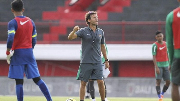 HLV Luis Milla có thể quay lại với đội tuyển Indonesia