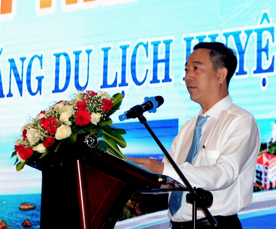 Ông Lê Văn Hòa, Chủ tịch UBND huyện Đất Đỏ phát biểu tại hội thảo.