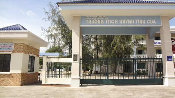 Ngôi trường THCS mang tên ông Huỳnh Tịnh Của thị trấn Long Điền, huyện Long Điền.