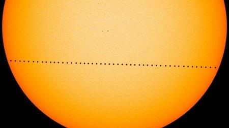 Hình ảnh minh họa hiện tượng sao Thủy đi ngang qua Mặt trời của NASA