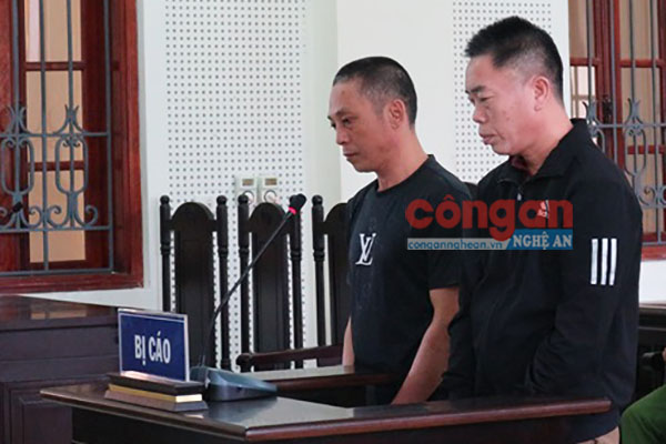 2 bị cáo tại phiên tòa