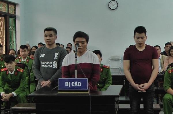 Ba bị cáo tại phiên toà.