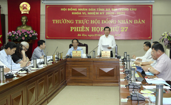 Ông Nguyễn Hồng Lĩnh, Ủy viên Trung ương Đảng, Bí thư Tỉnh ủy,  Chủ tịch HĐND tỉnh phát biểu kết luận tại phiên họp.