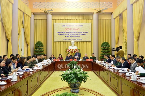 Toàn cảnh họp báo.