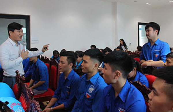 Việc tạo các diễn đàn tập huấn, tuyên truyền góp phần khơi dậy ý thức khởi nghiệp trong học sinh, sinh viên