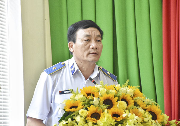 Thiếu tướng Doãn Bảo Quyết, Phó Chính ủy Bộ Tư lệnh Cảnh sát biển phát biểu tại buổi gặp mặt.