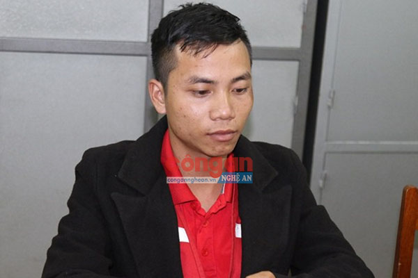 Đối tượng Bùi Văn Hùng tại cơ quan Công an.