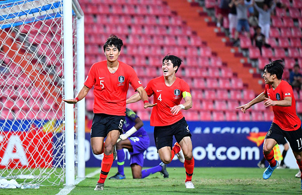 Jeong Tae-Wook đánh đầu cận thành tung lưới U23 Saudi Arabia, giúp U23 Hàn Quốc vô địch. Ảnh: Thethaovanhoa.vn