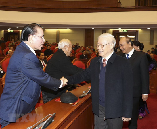 Tổng Bí thư, Chủ tịch nước Nguyễn Phú Trọng với các vị nguyên lãnh đạo cấp cao của Đảng, Nhà nước.  Ảnh: Trí Dũng