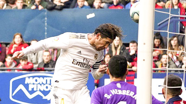 Ramos đánh dấu cột mốc 440 lần ra sân ở La Liga bằng cú đánh đầu thành bàn  giúp Real Madrid lội ngược dòng trước Osasuna.